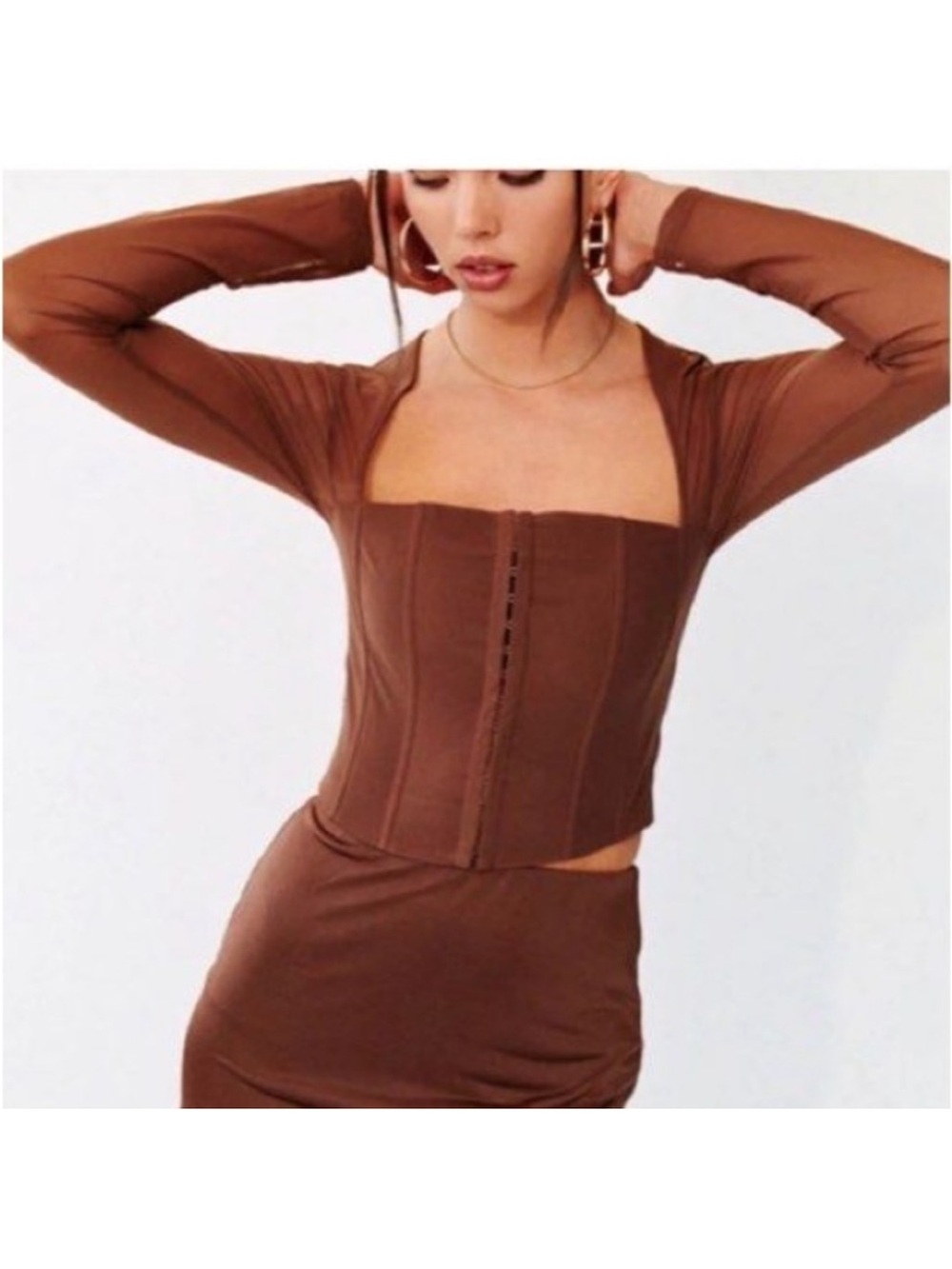 With Jean brown al top and skirt